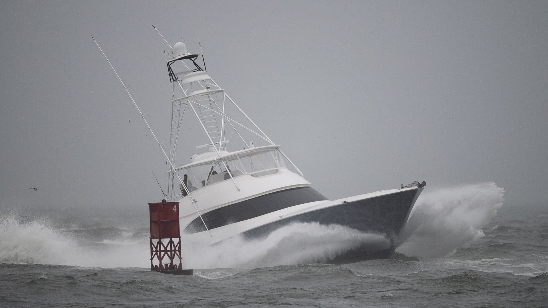 80 ft Viking sportfish running in rough water during the 2019 White Marlin Open