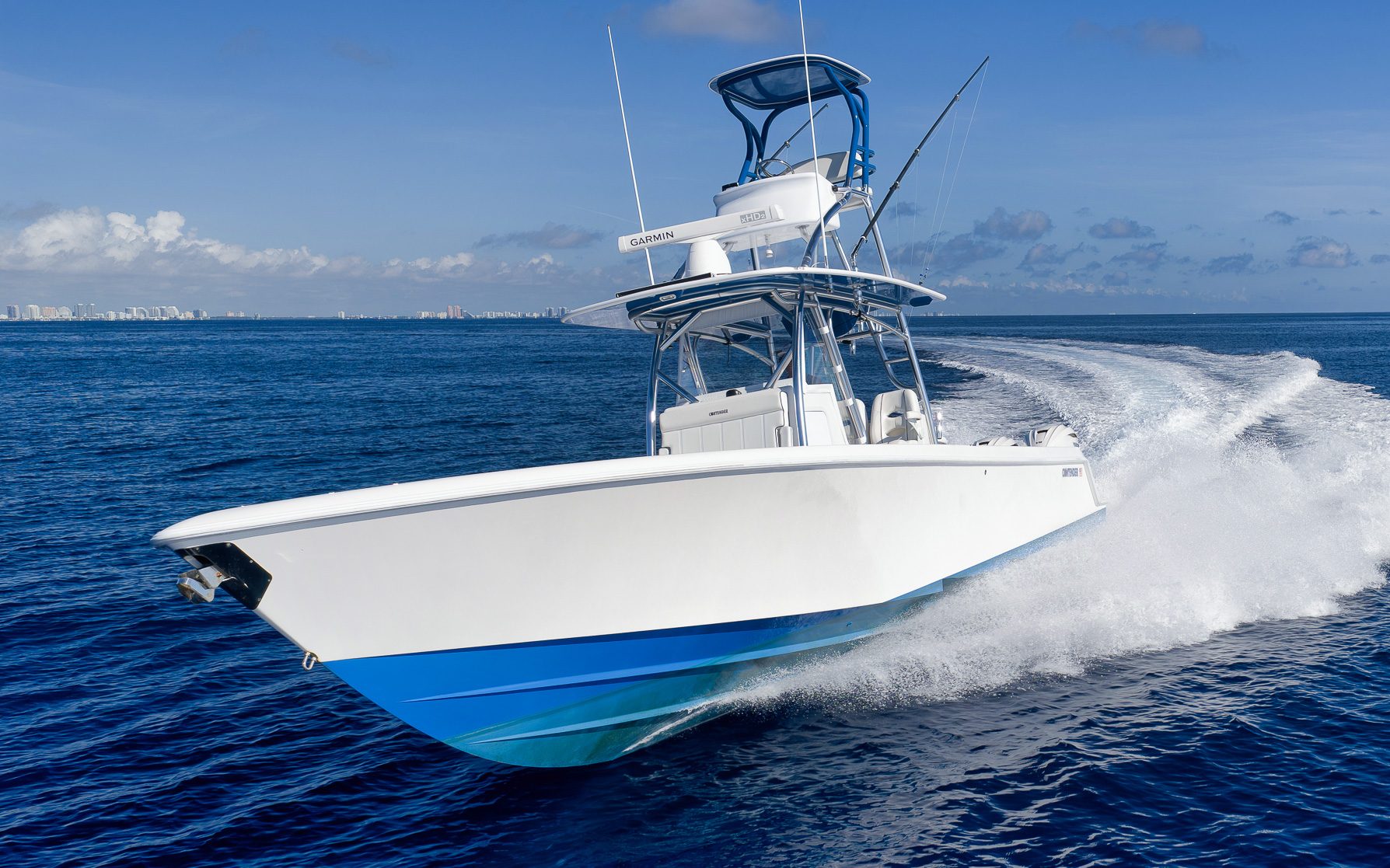 Blue sportfishing center console boat — Fort Lauderdale center console photography
