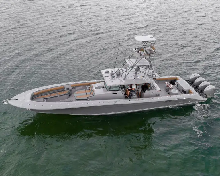 53-Hydrasport-Suneos-Boat