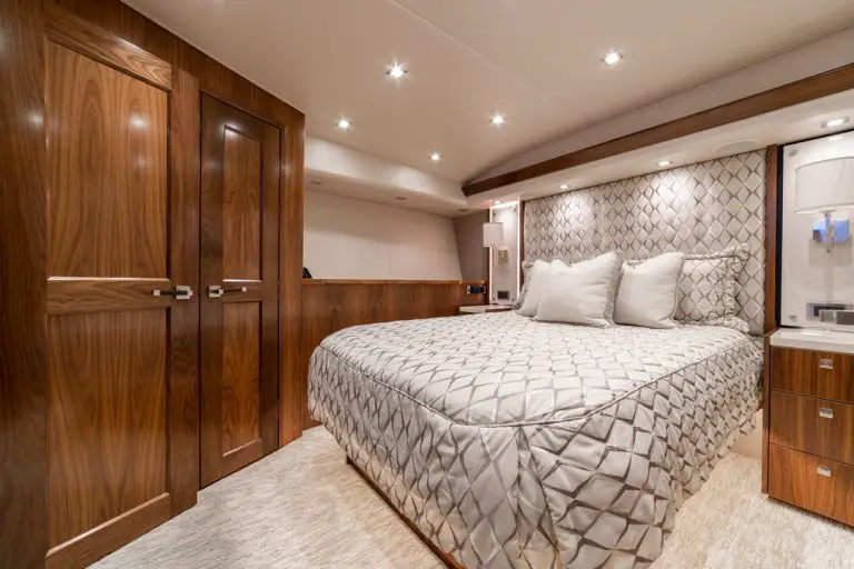 92-Viking-Stateroom