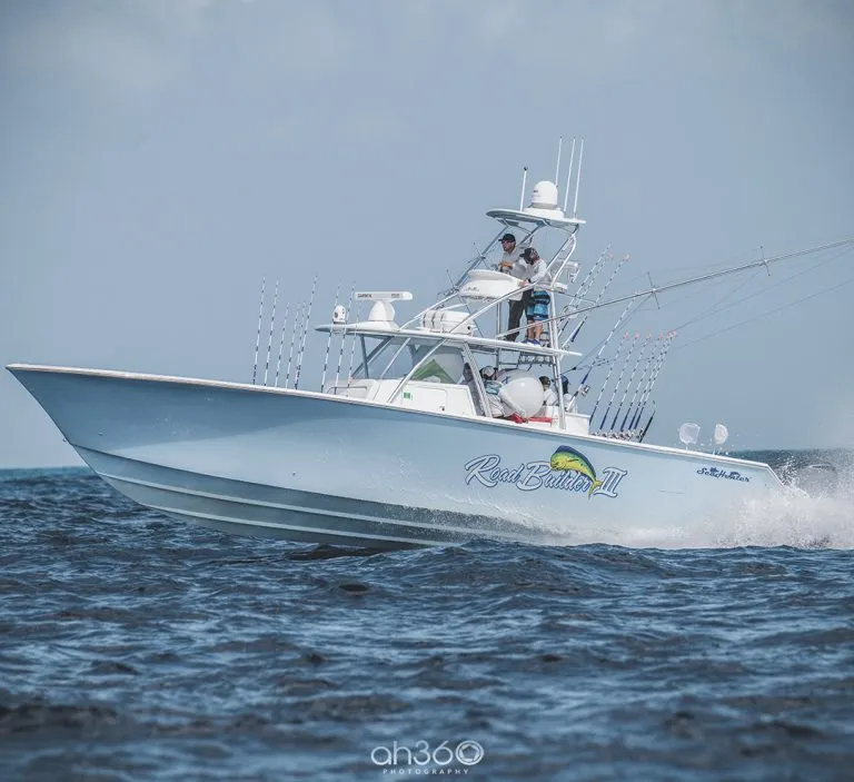 Seahunter Center Console Fishing Boat