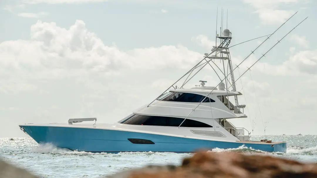Large Sportfishing Yacht Picture